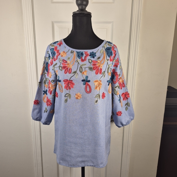 Kindred Tops - Anthropologie Kindred Embroidered Boho Peasant Top SM